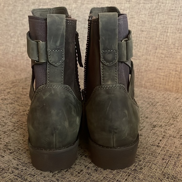 Teva Ellery Green and Brown Two-Tone Bootie Size 7.5 - Picture 3 of 10